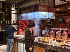 -广州万富希尔顿酒店·感趣自助餐厅·金秋蟹宴生蚝海鲜刺身