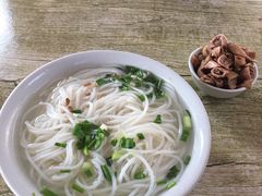 -邱芳粉店(迎宾大道旗舰店)