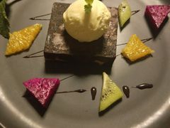 巧克力布朗尼配冰淇淋-HIGH FIVE哈福手工汉堡(桂林路店)