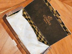 扁桃仁伯爵红茶味夹心冰淇淋-GODIVA(万象城店)