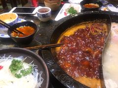 -老房老舍重庆火锅(假日城市店)