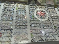 -上海网星眼镜批发·蔡司依视路官方授权(三叶眼镜城店)