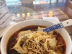 红汤辣馄饨-笑来喜馄饨小笼工坊店(湖滨街店)