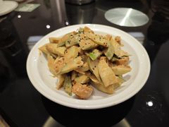 麻汁黄瓜拌油条-闫府私房菜·老字号(恒隆店)