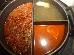 小嫩牛专利T型锅（一锅三吃）-热火朝天鲜切牛肉火锅(南强街巷店)