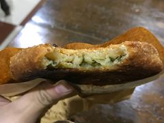 葱油饼-广慈小吃铺沪味佳饭堂
