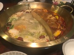 -重庆爽翻天老火锅(临平万达广场店)