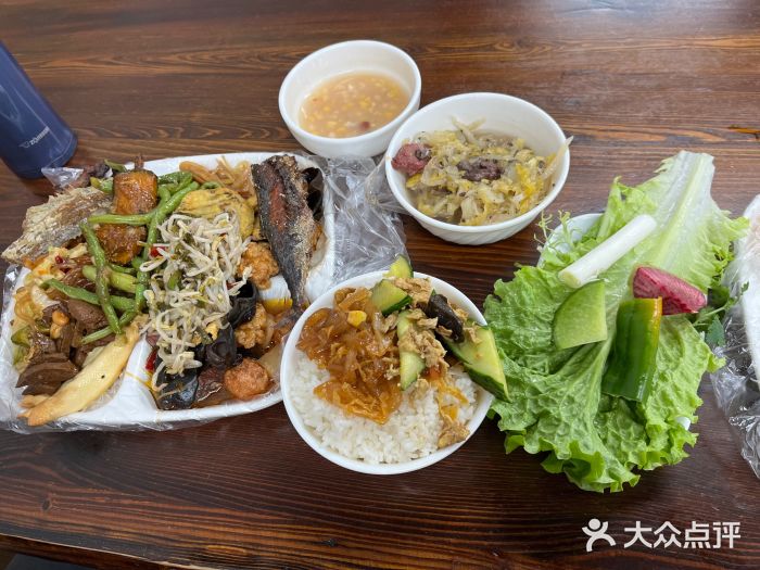 食里香自助快餐(香槟小镇店)图片