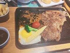 帕尔马黑椒粒大牛排套餐-豪享来(巩义星月时代广场店)
