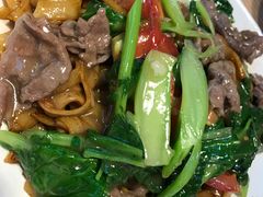 牛肉炒河粉-裕记烧腊连锁餐饮(外马分店)