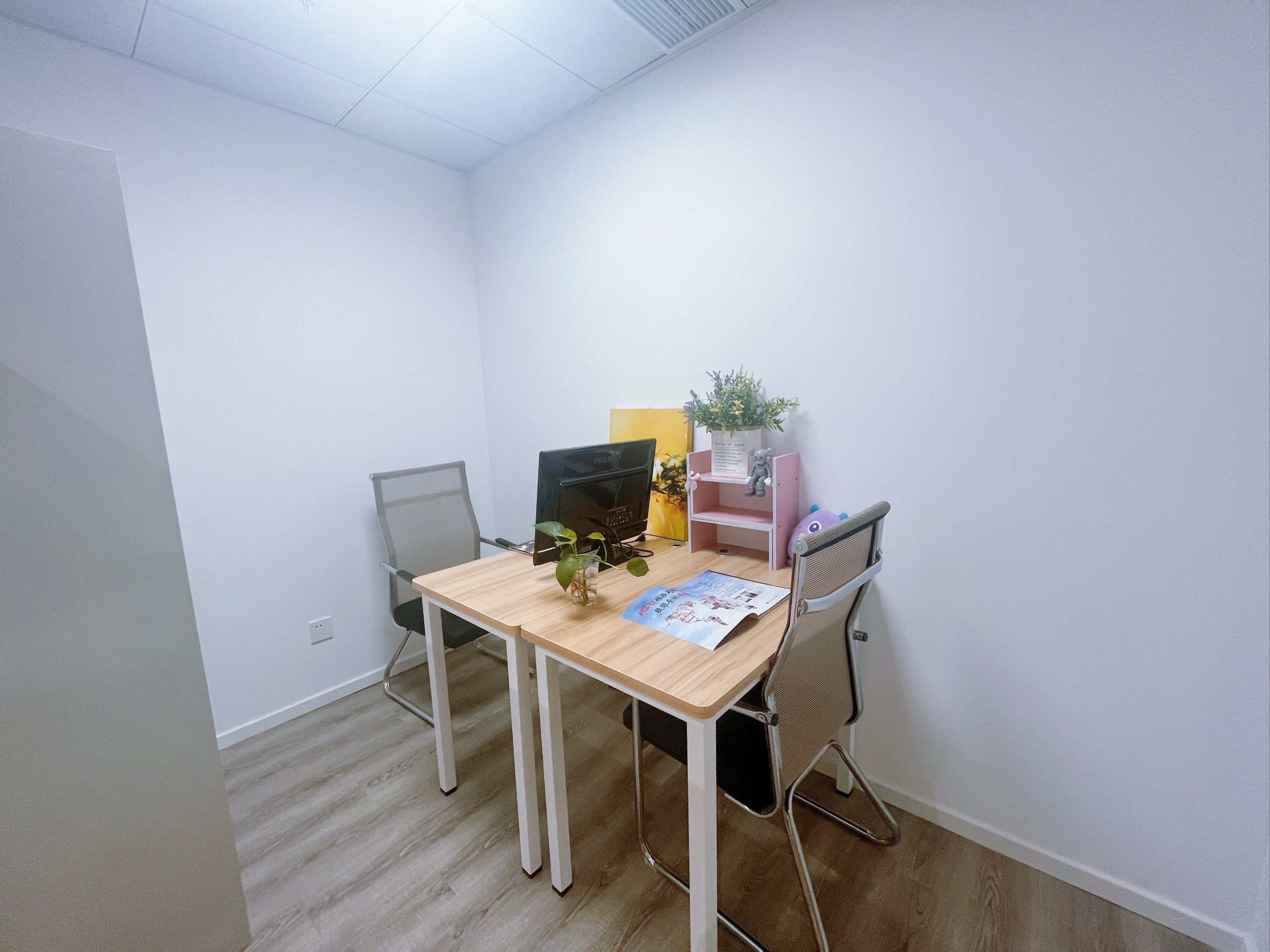 朋友看上的2人创业办公室