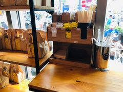 面包甜点陈列柜-81BAKERY(大学路店)