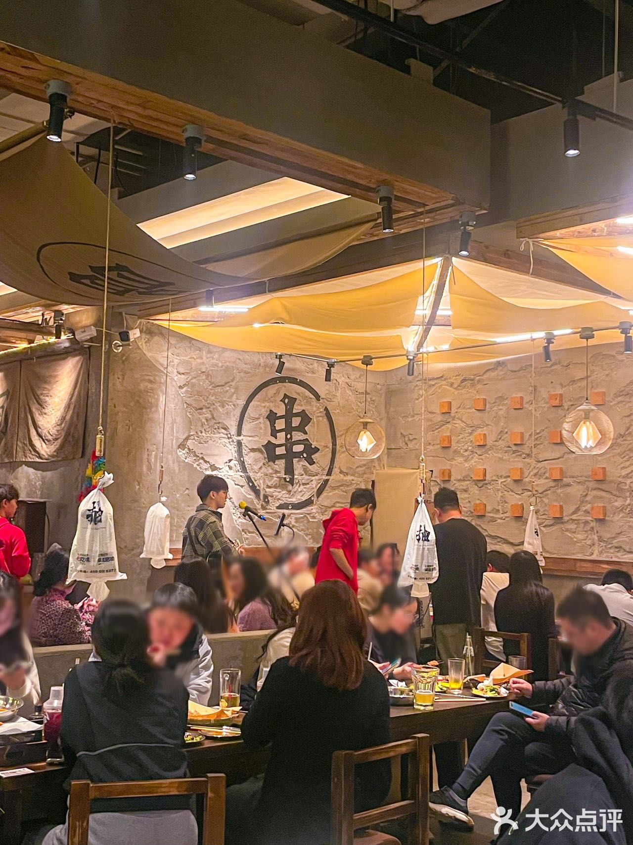 这家东北老板开的破店肥哈是尊的很好吃！