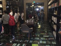 -钟书阁(松江泰晤士小镇店)