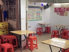 门面-威邵鸡煲(西华路总店)