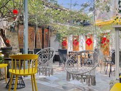 -喵屿·大理花园猫咖