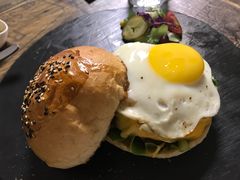 -HIGH FIVE哈福手工汉堡(桂林路店)