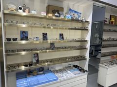 -视野联行眼镜•蔡司•依视路(温江店)