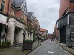 -钟书阁(松江泰晤士小镇店)