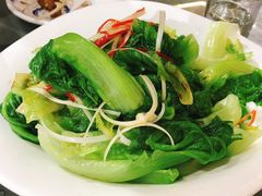 白灼有机生菜-梓檚中餐厅湖北菜小龙虾武昌鱼排骨藕汤(黄鹤楼店)
