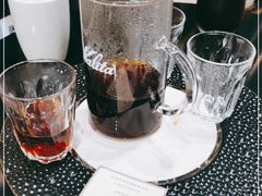 -LEO CAFE