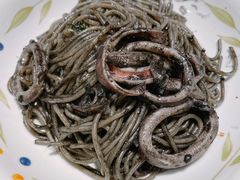 威尼斯风味墨鱼汁意面-萨莉亚意式餐厅(杭州滨江天街店)