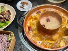 -菌自由丨野生菌火锅特色庭院餐厅(丽江古城店)