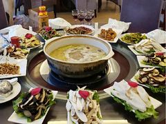 -野菌皇海景野生菌火锅(滨海大道店)