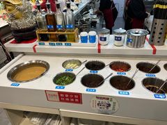 自助调料区-百品聚旋转火锅(万德庄店)