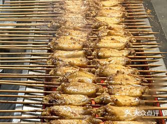 这么烤！一天得卖多少串啊？