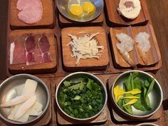 -银米·云南传统过桥米线(双廊黑金冠店)