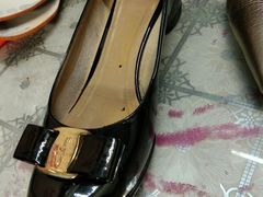 -京伟修鞋洗鞋奢侈品皮具护理店