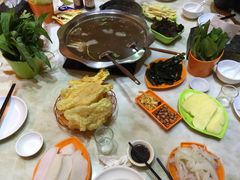 -悦牧·酸汤牛肉火锅(沃尔玛店)