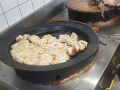 -黄阿姨锅贴大王(万航渡路店)