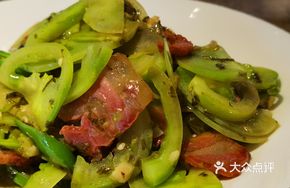 Green Tomato Stir-fried with Preserved Pork