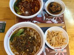 -呷佬·长沙手工米粉(金沙江路店)