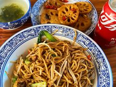 -辣叨叨·江西小炒锅气米粉(南京西路店)