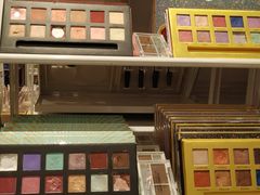 -名创优品(万达广场河东店)