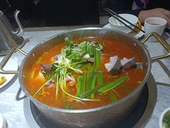 -野山舂·贵州现舂酸汤牛肉(民生路店)