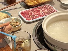 -四点金粥底火锅(沂州里店)