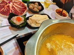 -鲜入围煮花胶鸡海鲜火锅