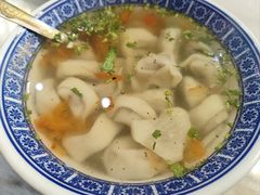 清汤馄饨-努拉洪鸡蛋面馆