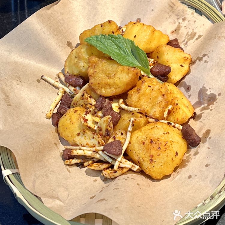 王奋斗贵州酸汤牛肉火锅：舌尖上的贵州美味