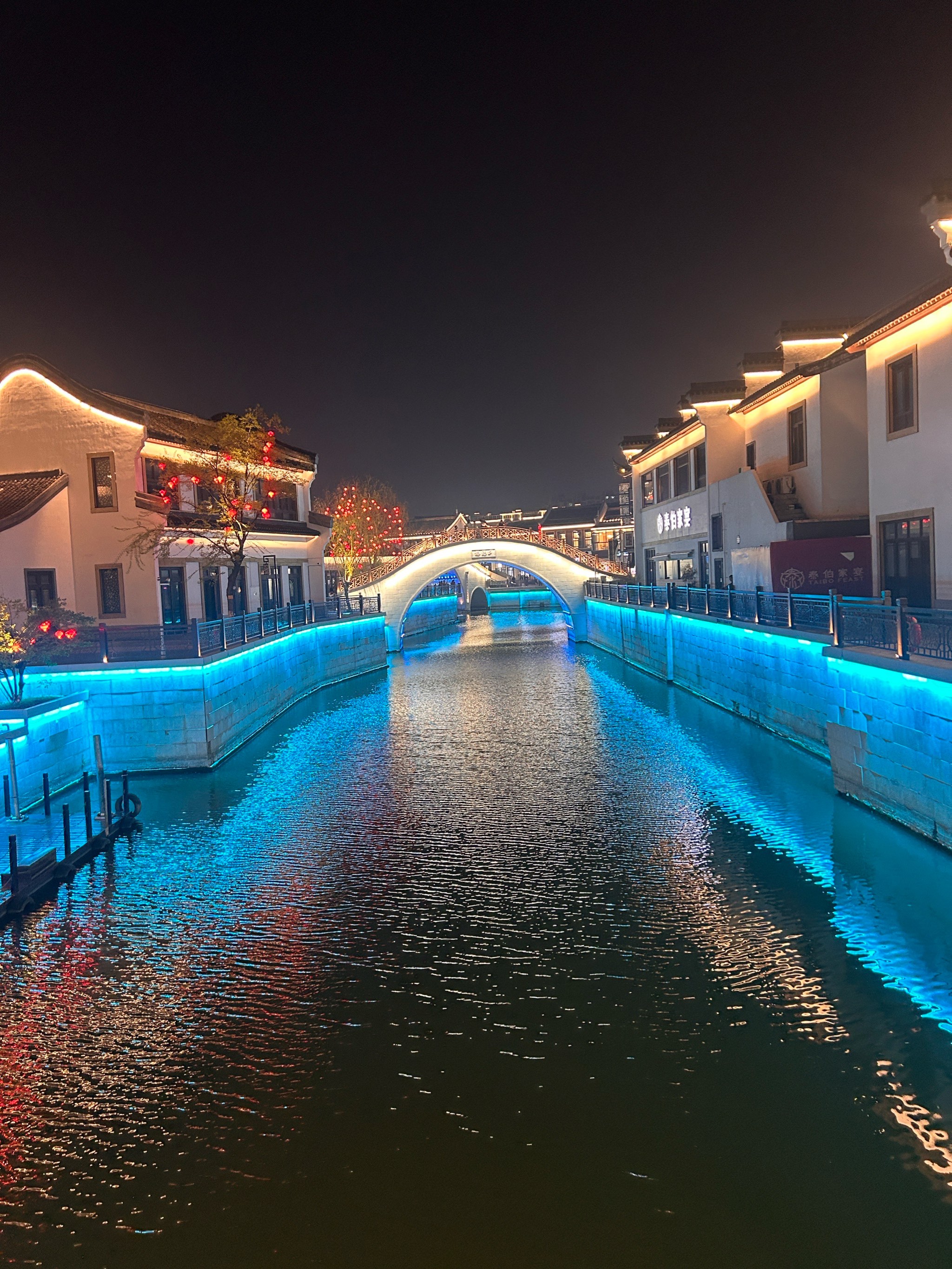 古镇夜景 真实图片