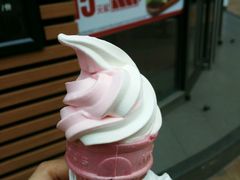 樱花味圆筒冰激凌-麦当劳(中山八路店)