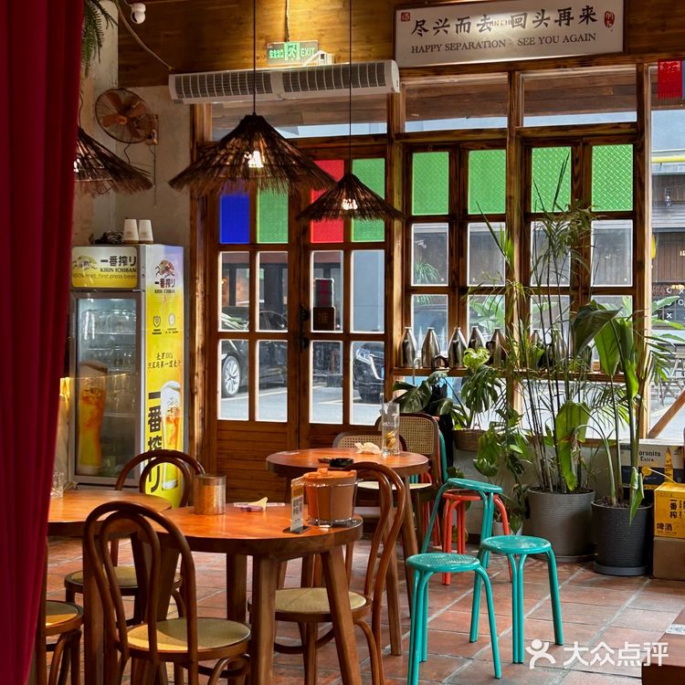 厦门漂亮店🍍温暖木质调的傣味餐厅