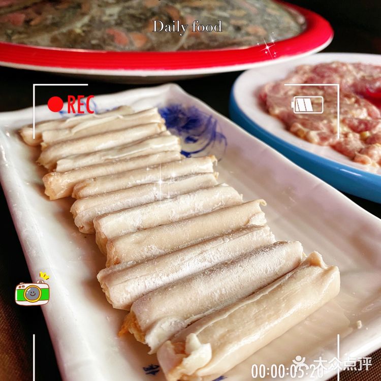  周末朋友约了去野兽花园火锅店