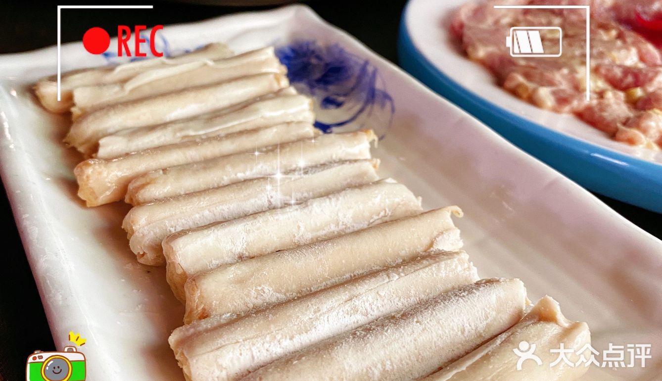  周末朋友约了去野兽花园火锅店