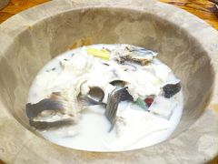 -滇香肴·云南菜蒸汽石锅鱼(云南北路店)