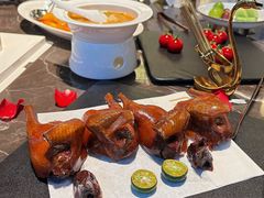 脆皮乳鸽-海派悦庭·海胆烧麦·新融合菜(凯德广场店)